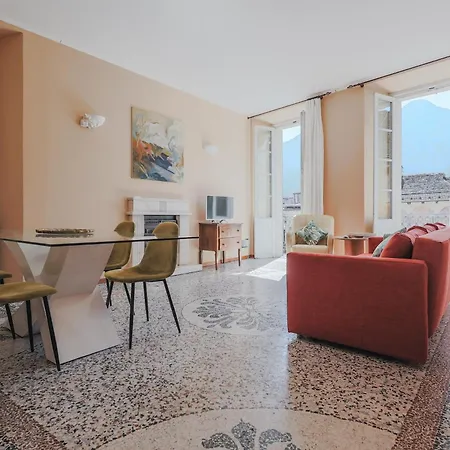 In Centro Storico La Loggia