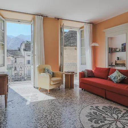 アパート In Centro Storico La Loggia ドモドッソラ