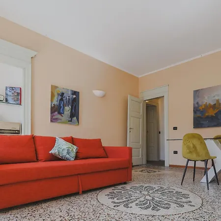 شقة In Centro Storico La Loggia دومودوسولا